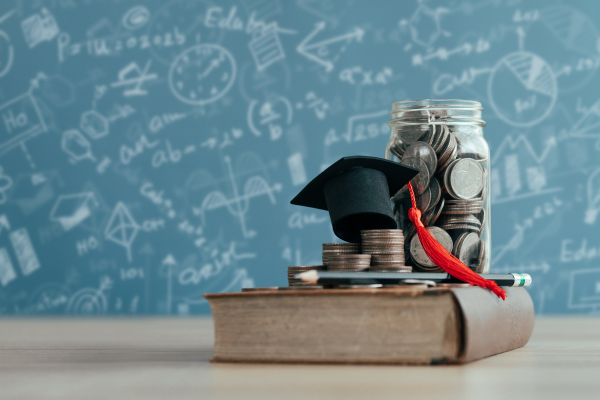 Planejamento-Financeiro-para-Estudos-Universitarios-Como-Custear-sua-Faculdade-com-Inteligencia-Financeira.